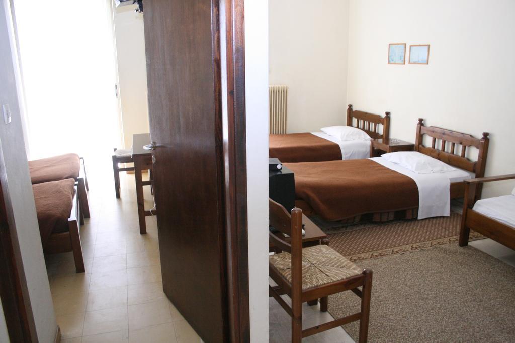 Aparthotel Iliahtides Amarynthos Room photo