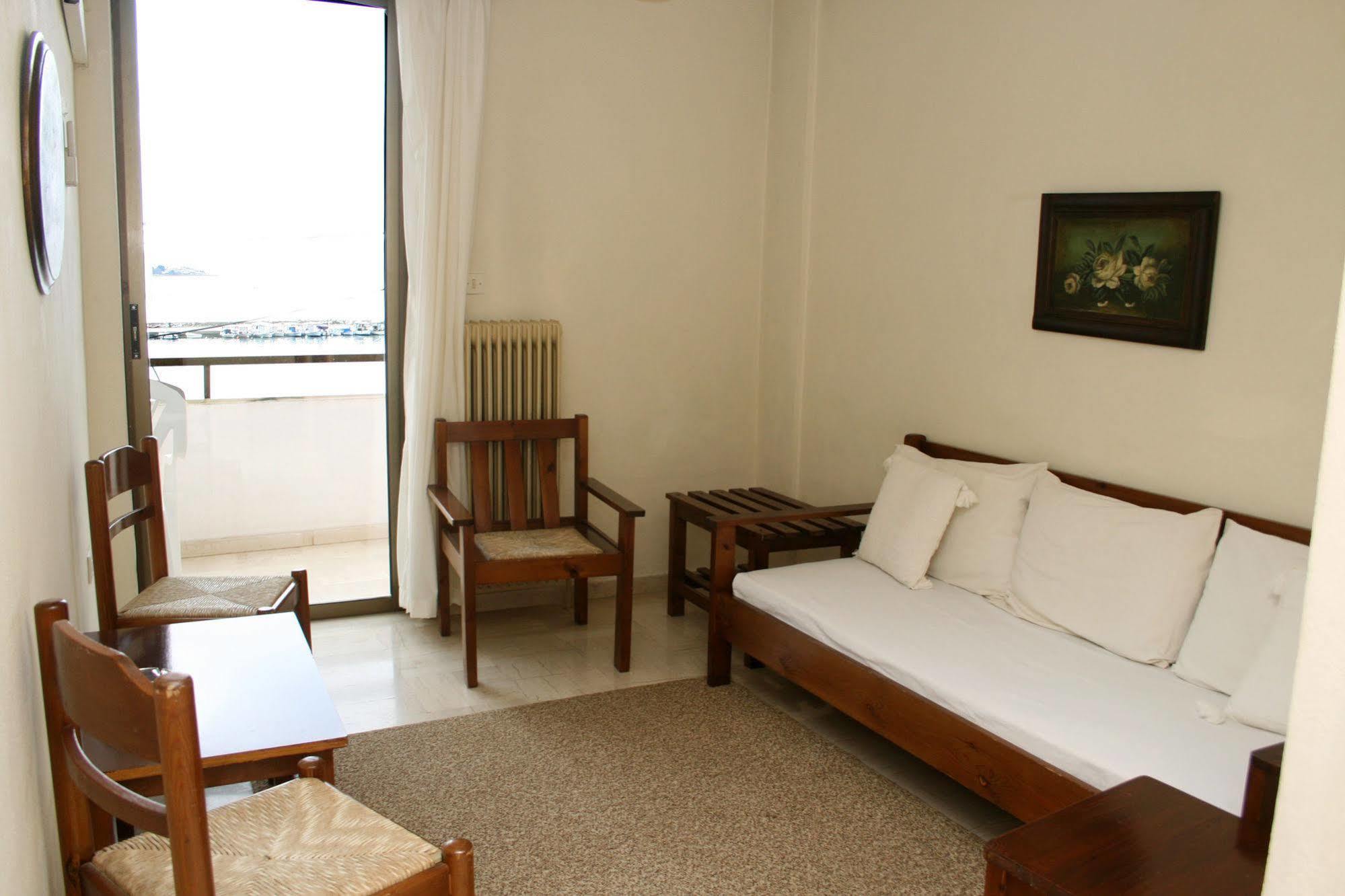 Aparthotel Iliahtides Amarynthos Exterior photo
