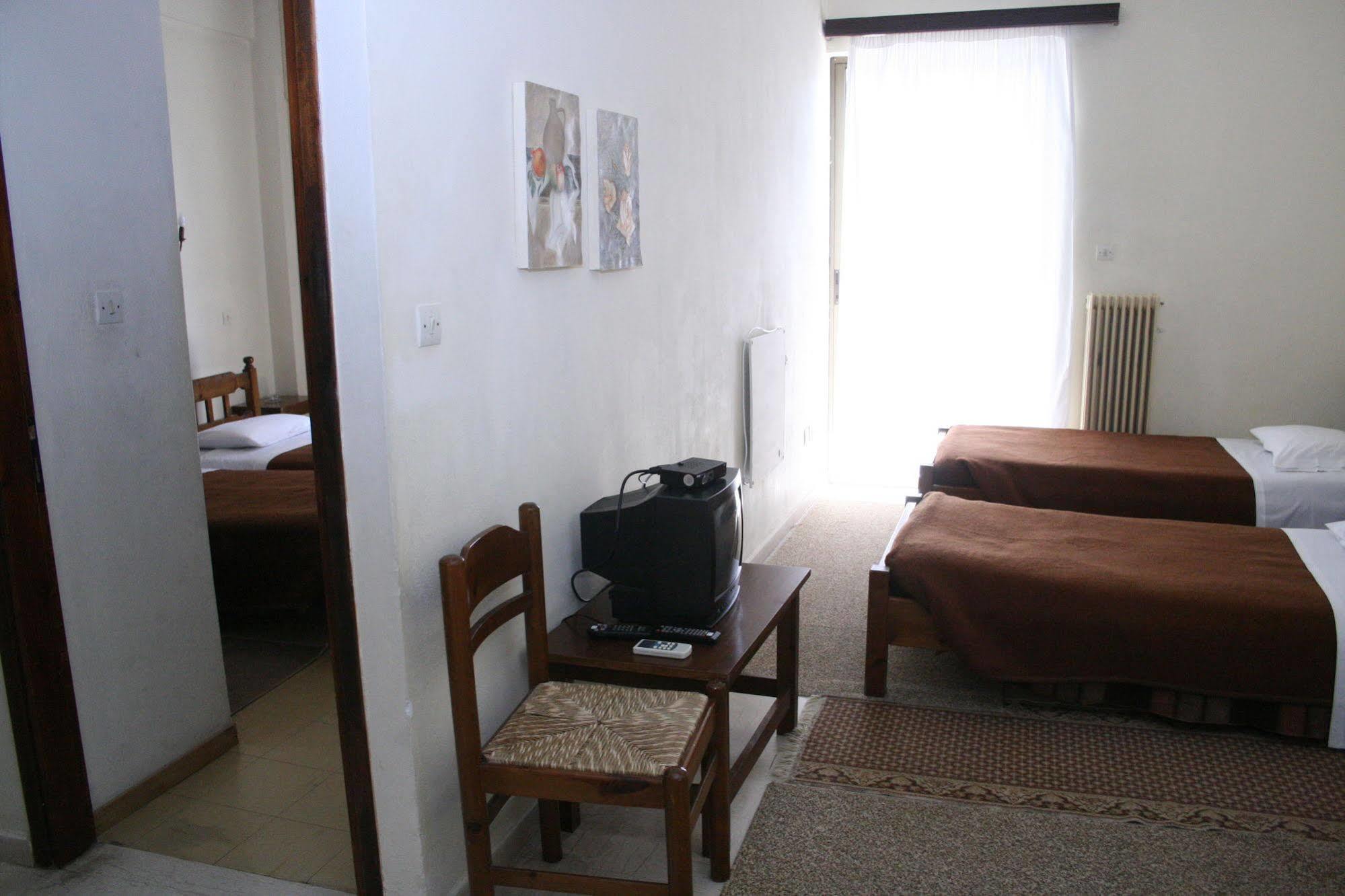 Aparthotel Iliahtides Amarynthos Exterior photo