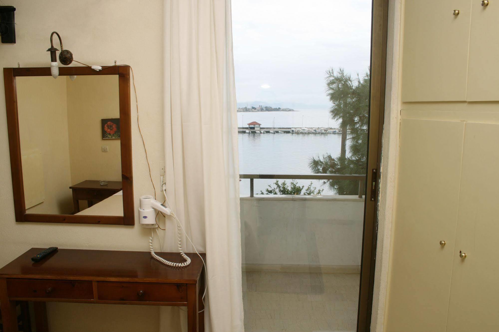 Aparthotel Iliahtides Amarynthos Exterior photo