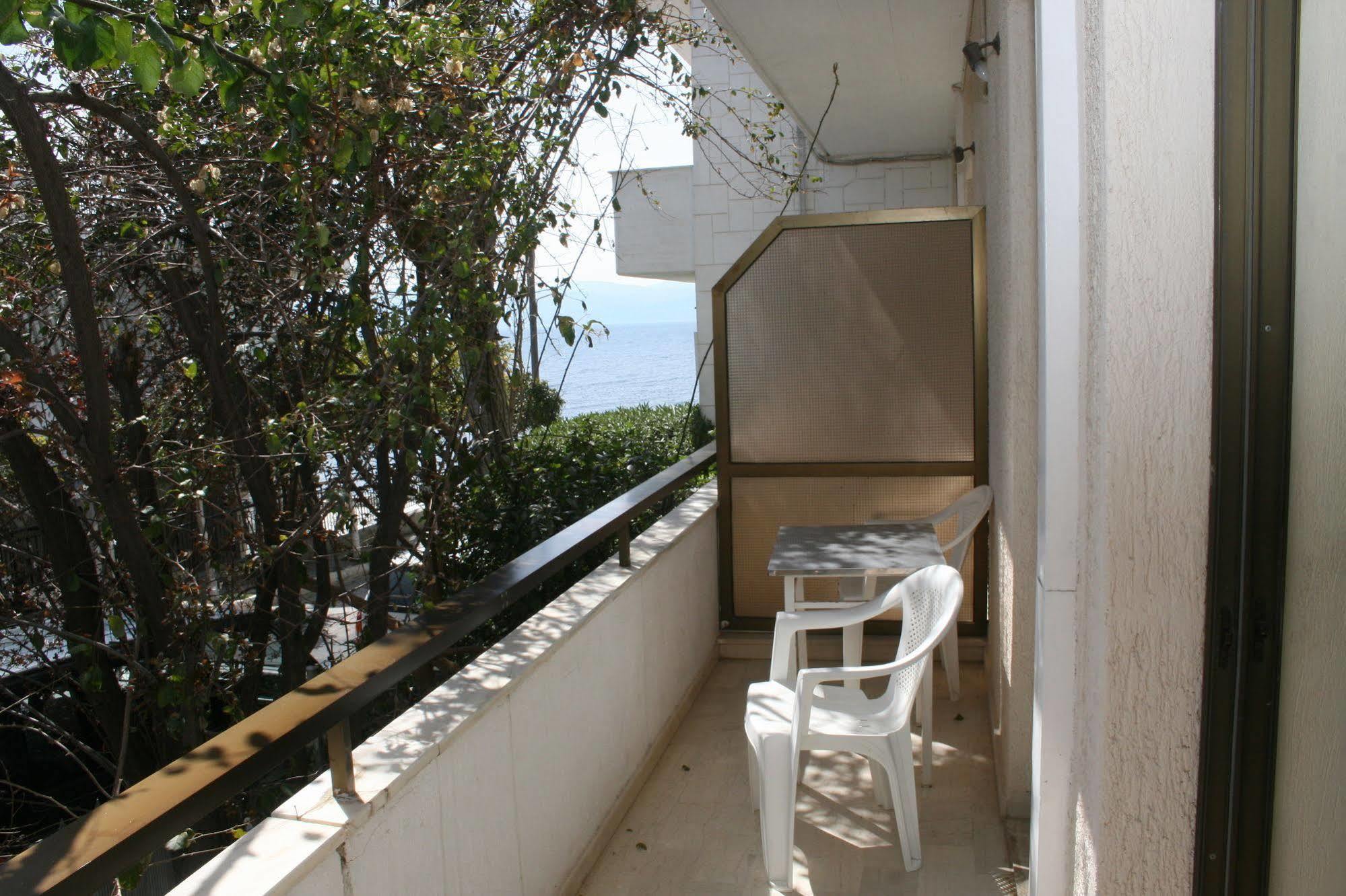 Aparthotel Iliahtides Amarynthos Exterior photo